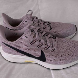 Women's Nike Air Zoom Pegasus 36 (Size 6.5)
